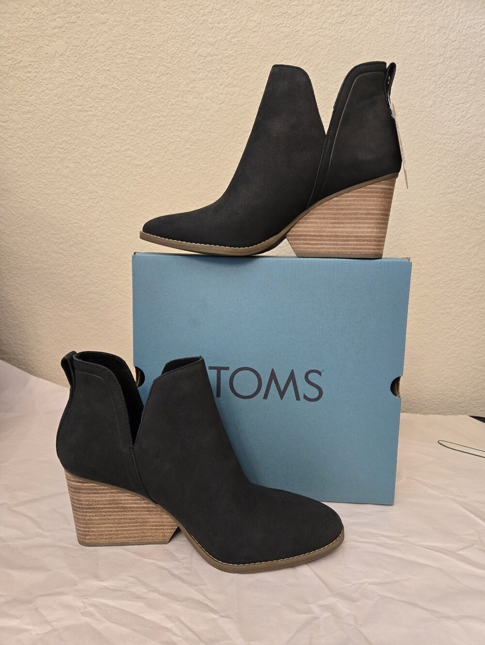 Toms Womens Sz 11 Eliza Black Nuback Leather Boots Double "V" Super Chunky Heel